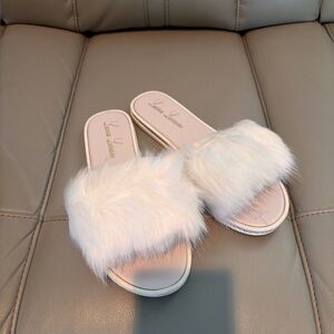 Lauren Lorraine Fluffy White Faux Fur Sandal Slippers Size 11